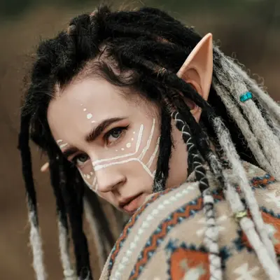 Oreilles d'elfe, fée, sirène...